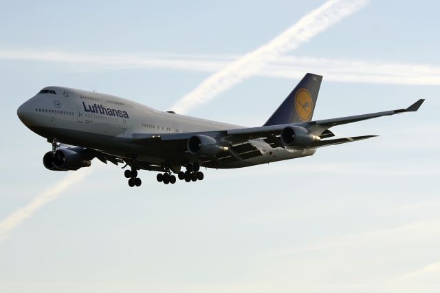 Boeing 747-400 (D-ABVK)