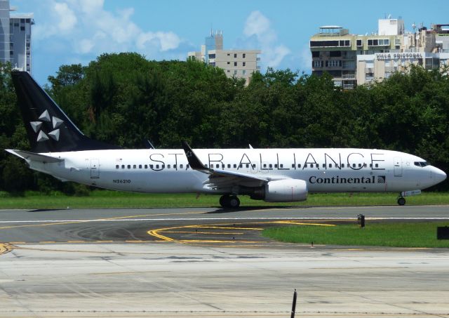 Boeing 737-800 —