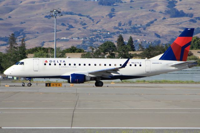 Embraer 170/175 (N627CZ)