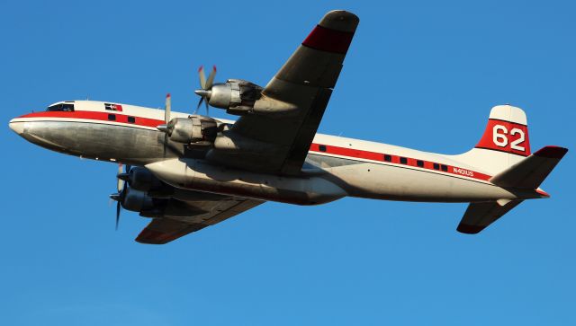 Douglas DC-7 (N401US)