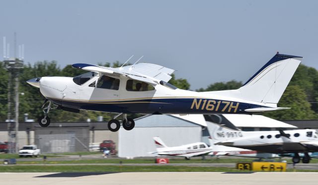 Cessna 177RG Cardinal RG (N1617H) - Airventure 2017