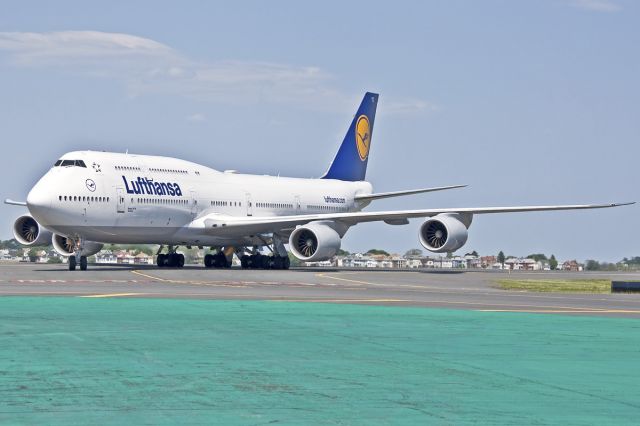 BOEING 747-8 (D-ABYC) - The Queen