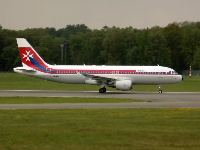 Airbus A320 (9H-AEI)