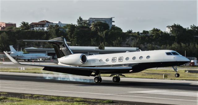 Gulfstream Aerospace Gulfstream G650 (M-ARDI) - M-ARDI landing at St Maarten.