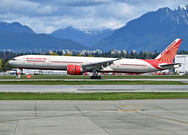 BOEING 777-300 (VT-ALU)