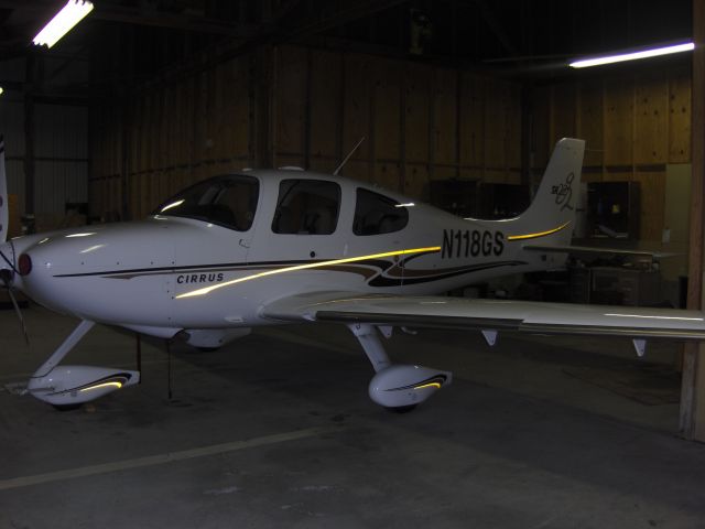 Cirrus SR-22 (N118GS)