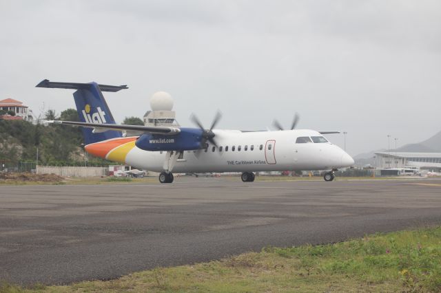 de Havilland Dash 8-300 (V2-LFF) - Reasdy for departure RW09 at TNCM/SXM