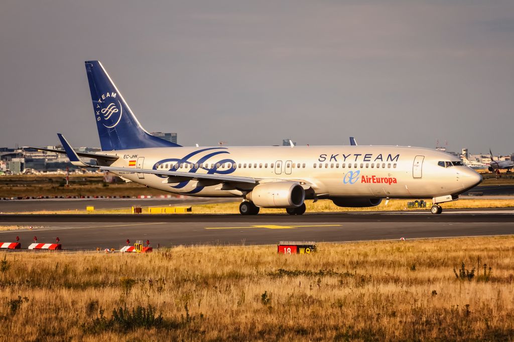 Boeing 737-700 (EC-JHK) - EC-JHK Air Europa Boeing 737-85P(WL) departing via Rwy18 to Madrid (LEMD) @ Frankfurt - Rhein-Main International (FRA / EDDF) / 15.07.2015