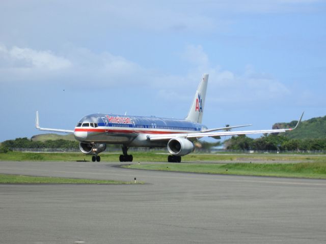 Boeing 757-200 (N656AA)