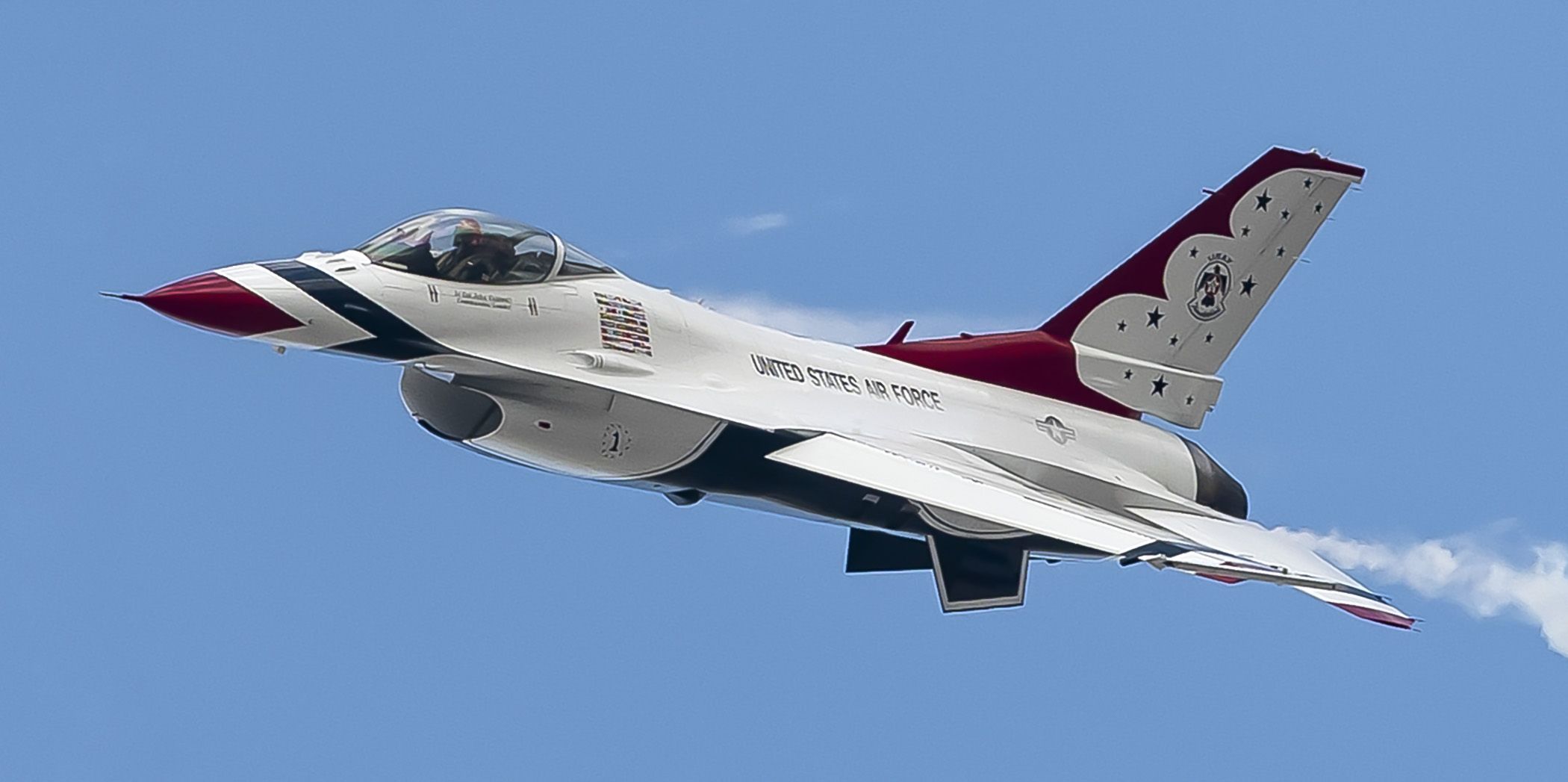 Lockheed F-16 Fighting Falcon — - Daytona 500