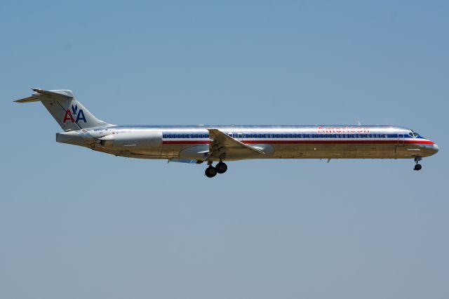 McDonnell Douglas MD-80 (N969TW) - 08/07/2015 American N969TW MD-80 KDFW