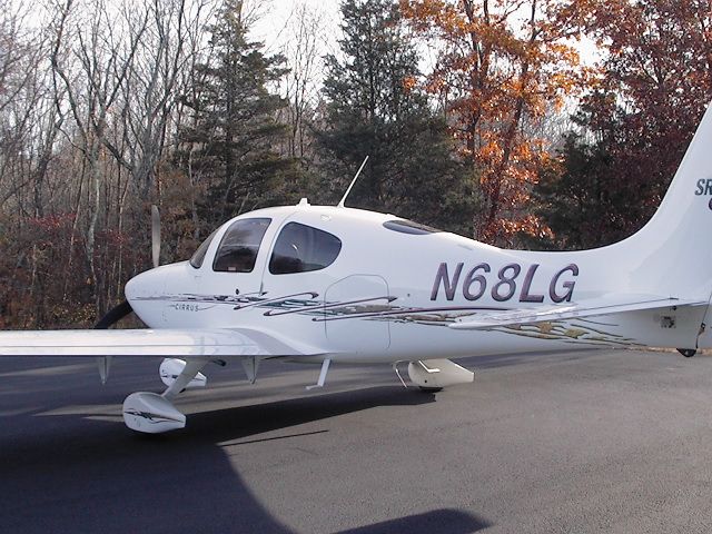 Cirrus SR-20 (N68LG)