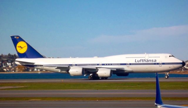 BOEING 747-8 (D-ABYT)