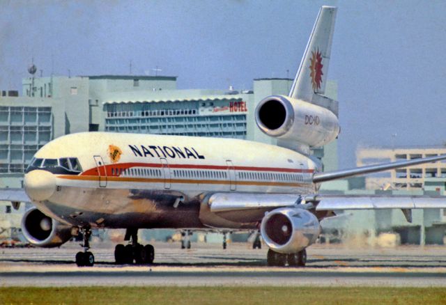 McDonnell Douglas DC-10 (N61NA)