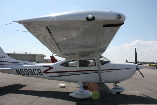 Cessna Skylane (N699CB)