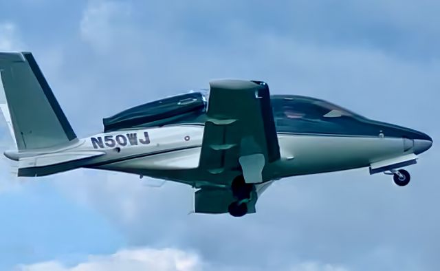 Cirrus Vision SF50 (N50WJ) - Wheels up after departing Massey Ranch.