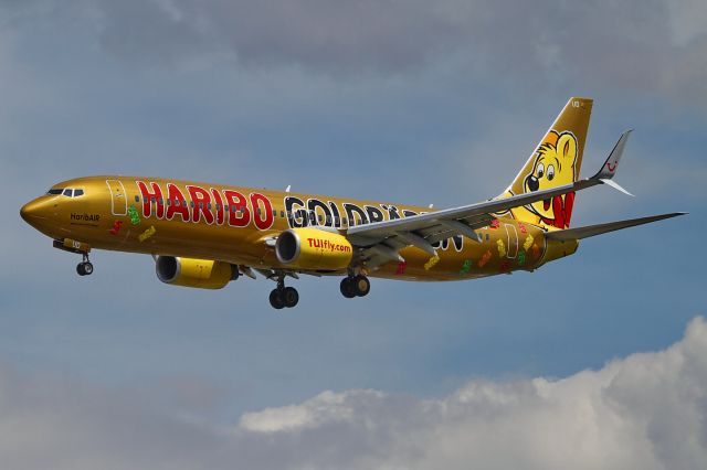 Boeing 737-800 (D-ATUD) - date: 05-Jun-2014