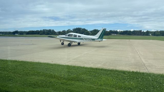 Piper Cherokee (N2925D)