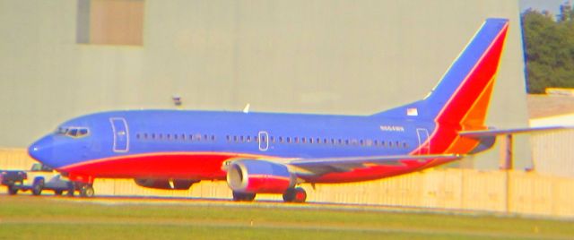 BOEING 737-300 (N664WN)