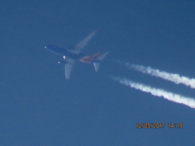 Boeing 737-700 (N758SW)