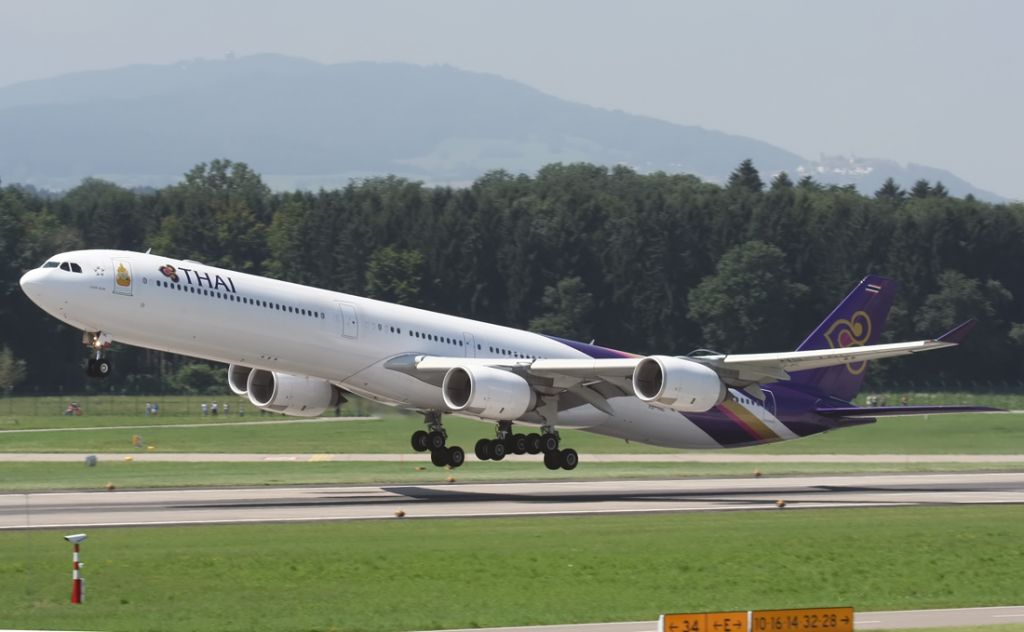 Airbus A340-600 (HS-TNC)