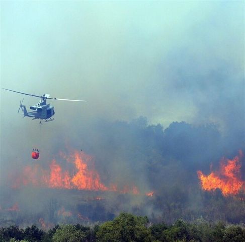 — — - USMC Camp Pendelton Helo's put in So Cal Fire action May 2014