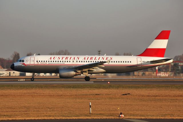 Airbus A320 (OE-LBP)