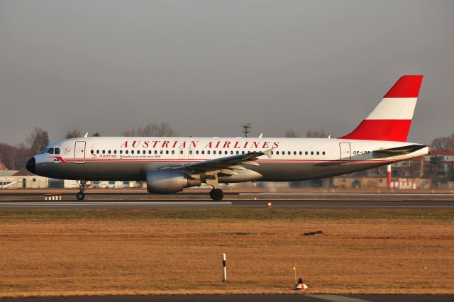 Airbus A320 (OE-LBP)