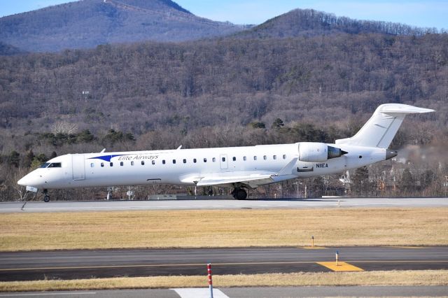 Canadair Regional Jet CRJ-700 (N11EA)