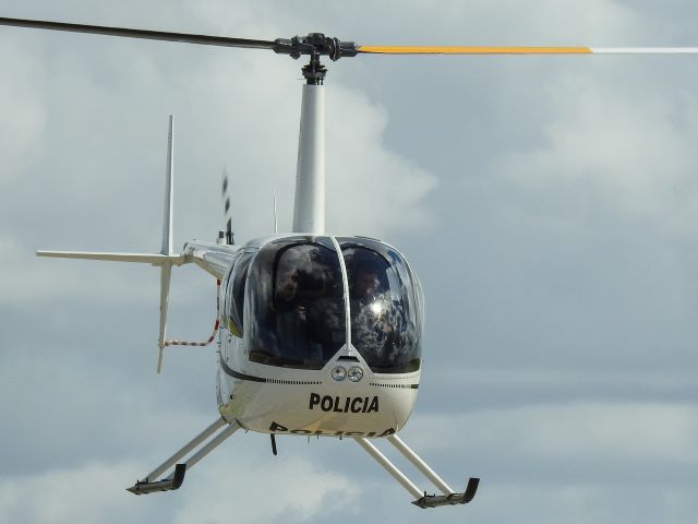 Robinson R-44 (CX-MIC)