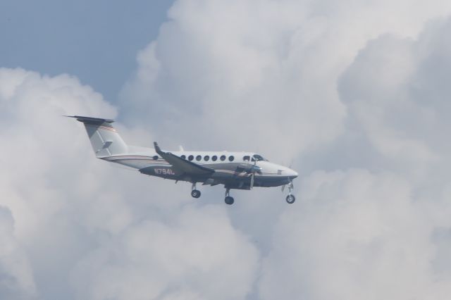 Beechcraft Super King Air 300 (N794UT)