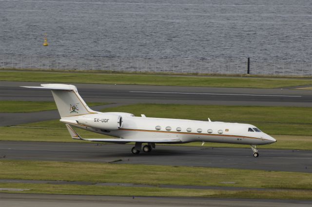 Gulfstream Aerospace Gulfstream V (5X-UGF) - Taxing at Haneda Intl Airport on 2013/05/31 "Uganda Gvmt VIP　Flight"