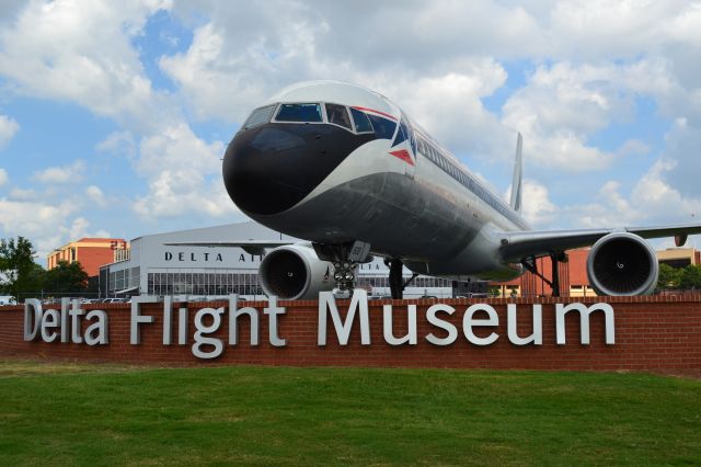 Boeing 757-200 (N608DA) - Delta Museum - 8/9/15