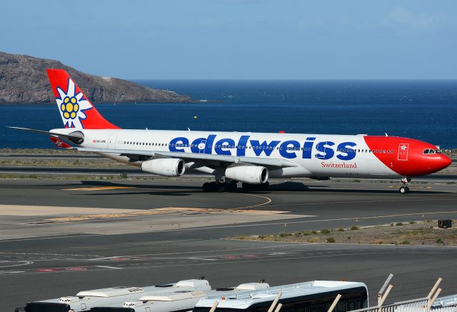 Airbus A340-300 (HB-JME)