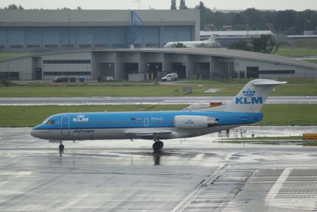 Fokker 70 (PH-KZS) - Fokker70 cn11540  15-07-2012