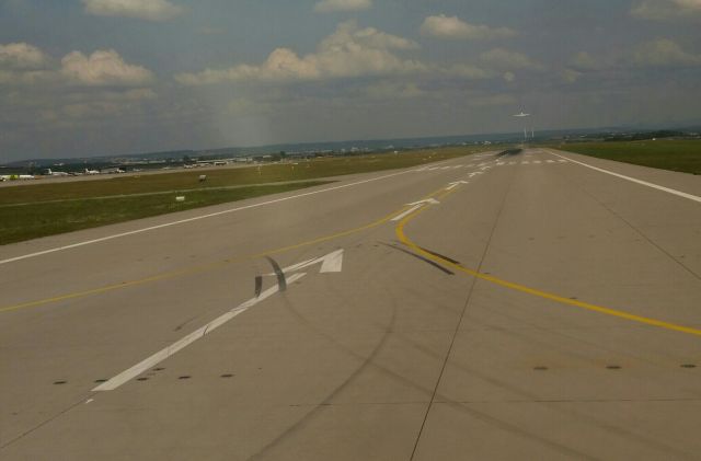 Boeing 757-200 — - Kurz vor dem Take-off.