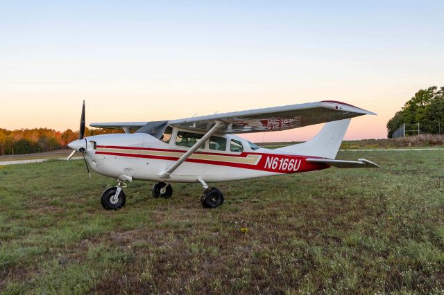 Cessna 206 Stationair (N6166U)