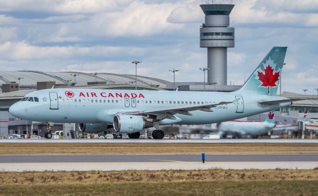 Airbus A320 (C-FFWJ)