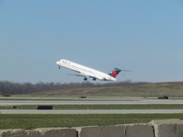 McDonnell Douglas MD-88 (N939DL)