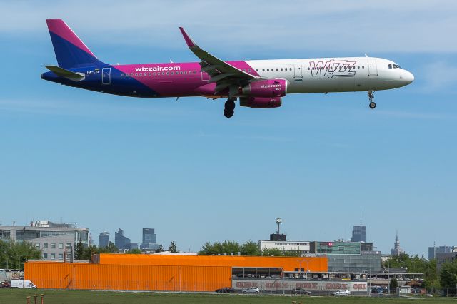 Airbus A321 (HA-LTB) - WAW Spotting
