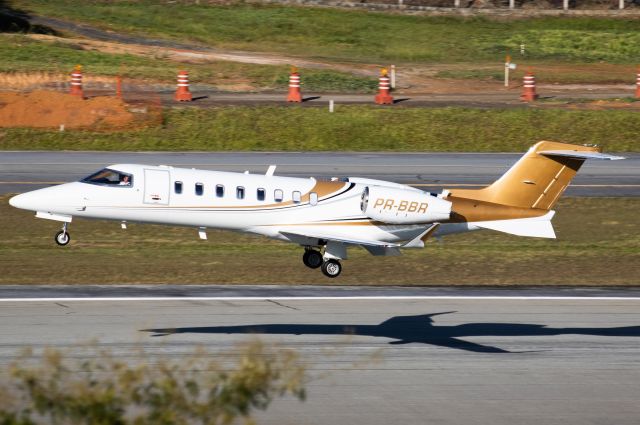 Bombardier Learjet 75 (PR-BBR)