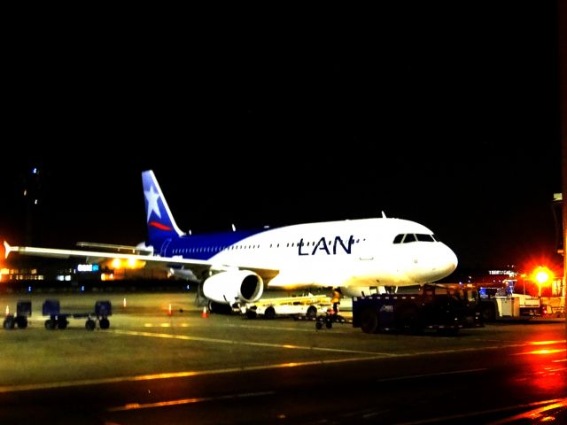 Airbus A320 — - Airbus A320 in Punta Arenas-CHILE