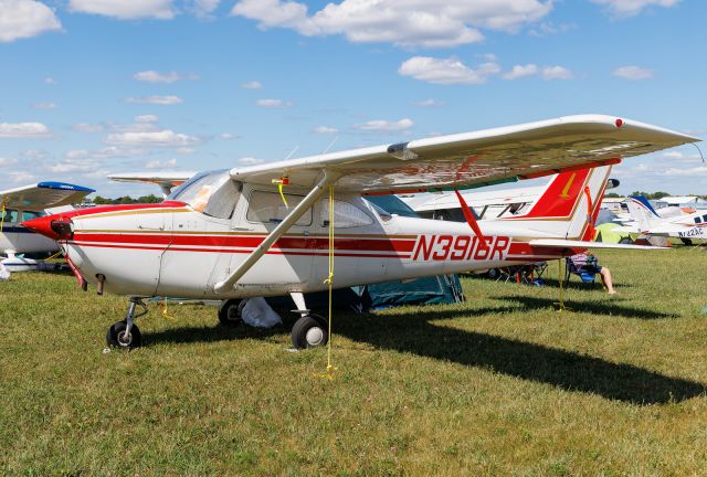 Cessna Skyhawk (N3916R)