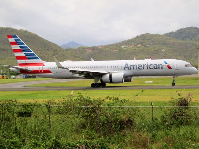 Boeing 757-200 (N187AN)