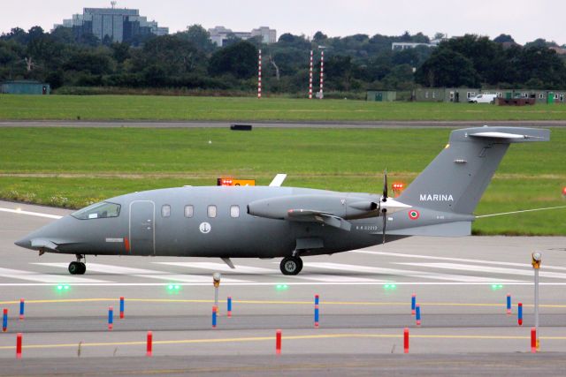 Piaggio P.180 Avanti (APJ62213) - Aviazione Navale Avanti lining up to depart rwy 25 on 25-Jul-24 heading for LIRA as MMI2213 after an overnight stay.