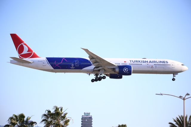 BOEING 777-300ER (TC-LJJ) - CHAMPIONS LEAGUE