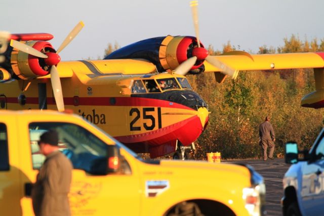 Canadair CL-215 (C-GUMW)