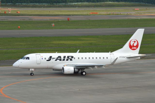 Embraer 170/175 (JA220J) - 2017-08-27