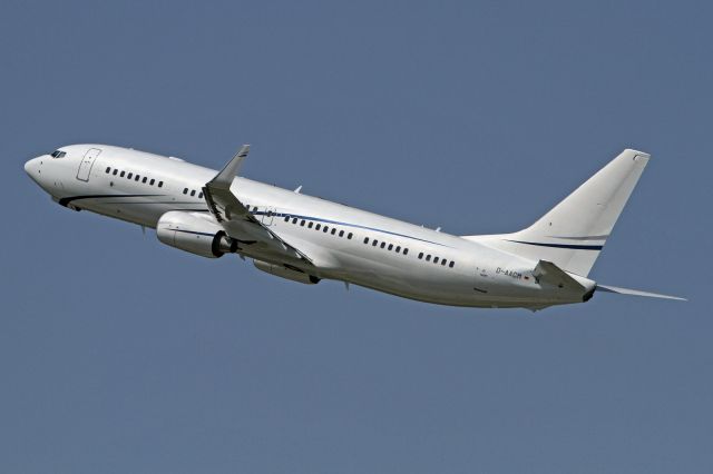 Boeing 737-800 (D-AACM)