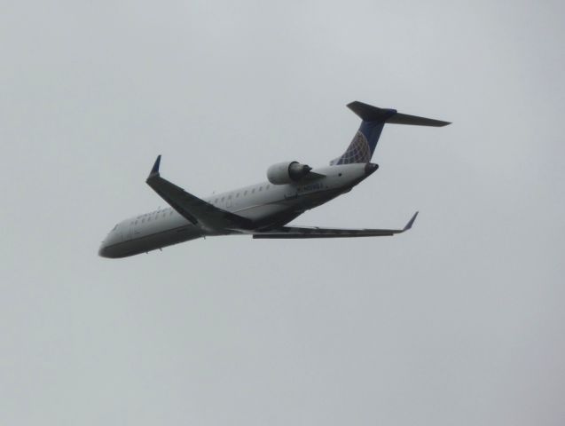 Canadair Regional Jet CRJ-700 (N159GJ) - Overlook. Takeoff at runway 36C. September 27th, 2015.